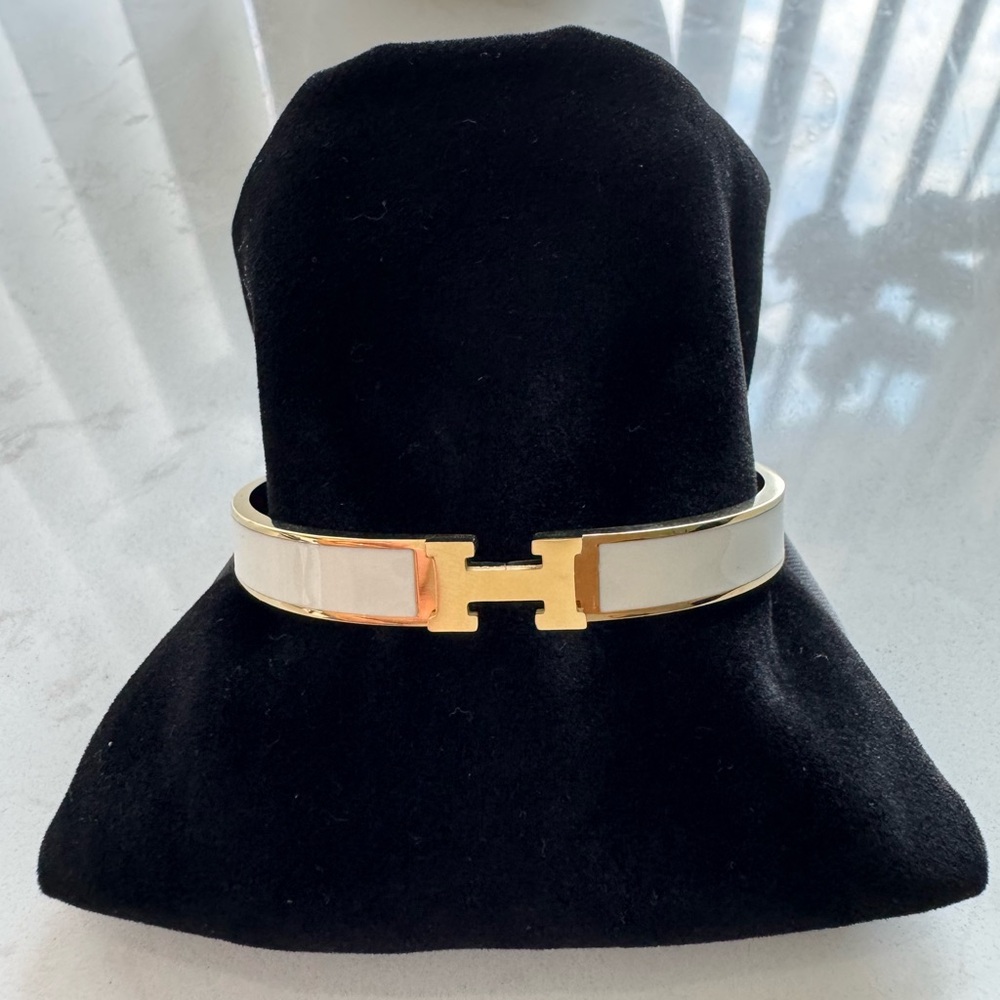 Chic H Bracelet in White & Gold